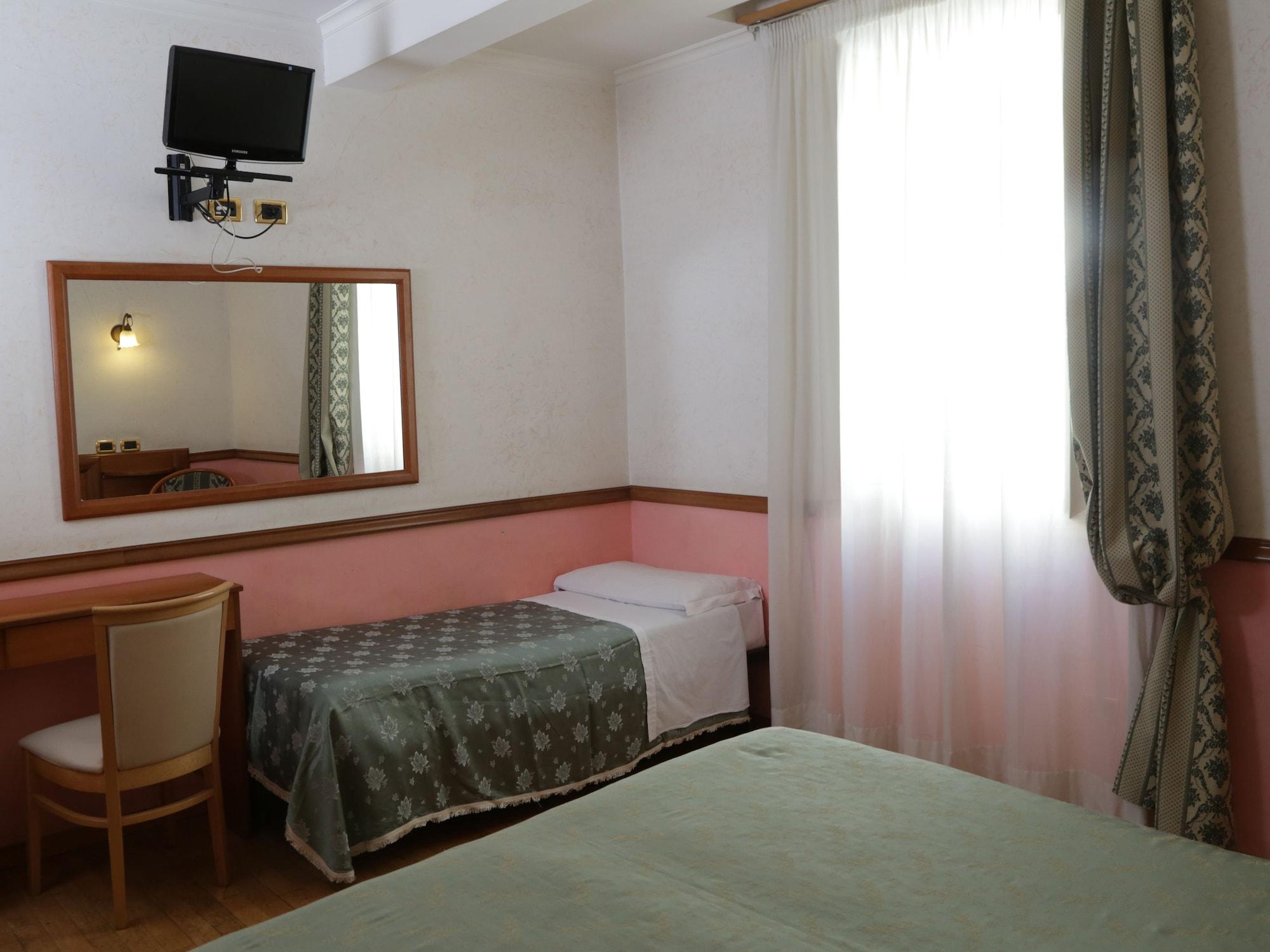 Hotel Santa Prassede Rome Exterior photo