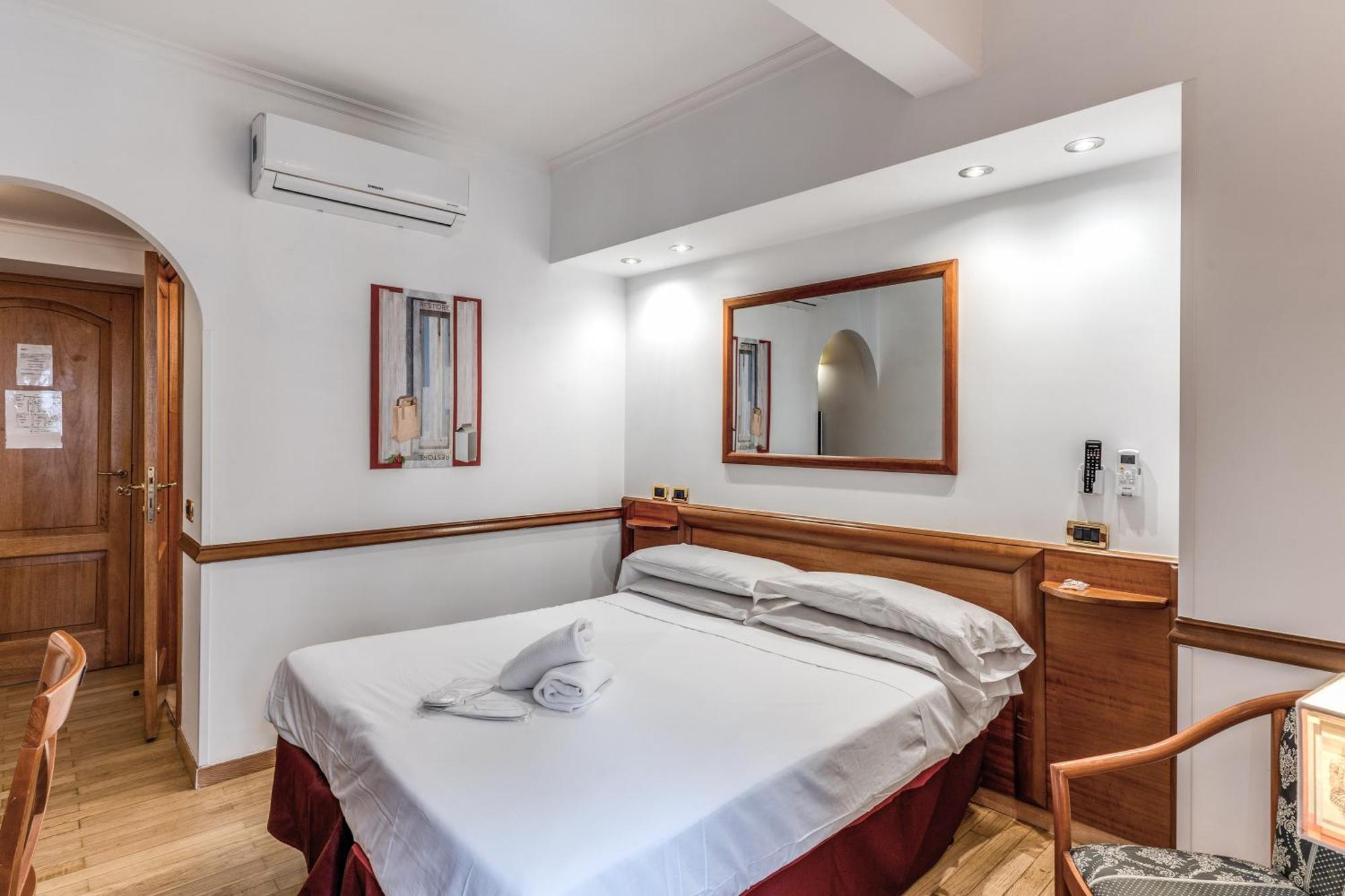 Hotel Santa Prassede Rome Exterior photo