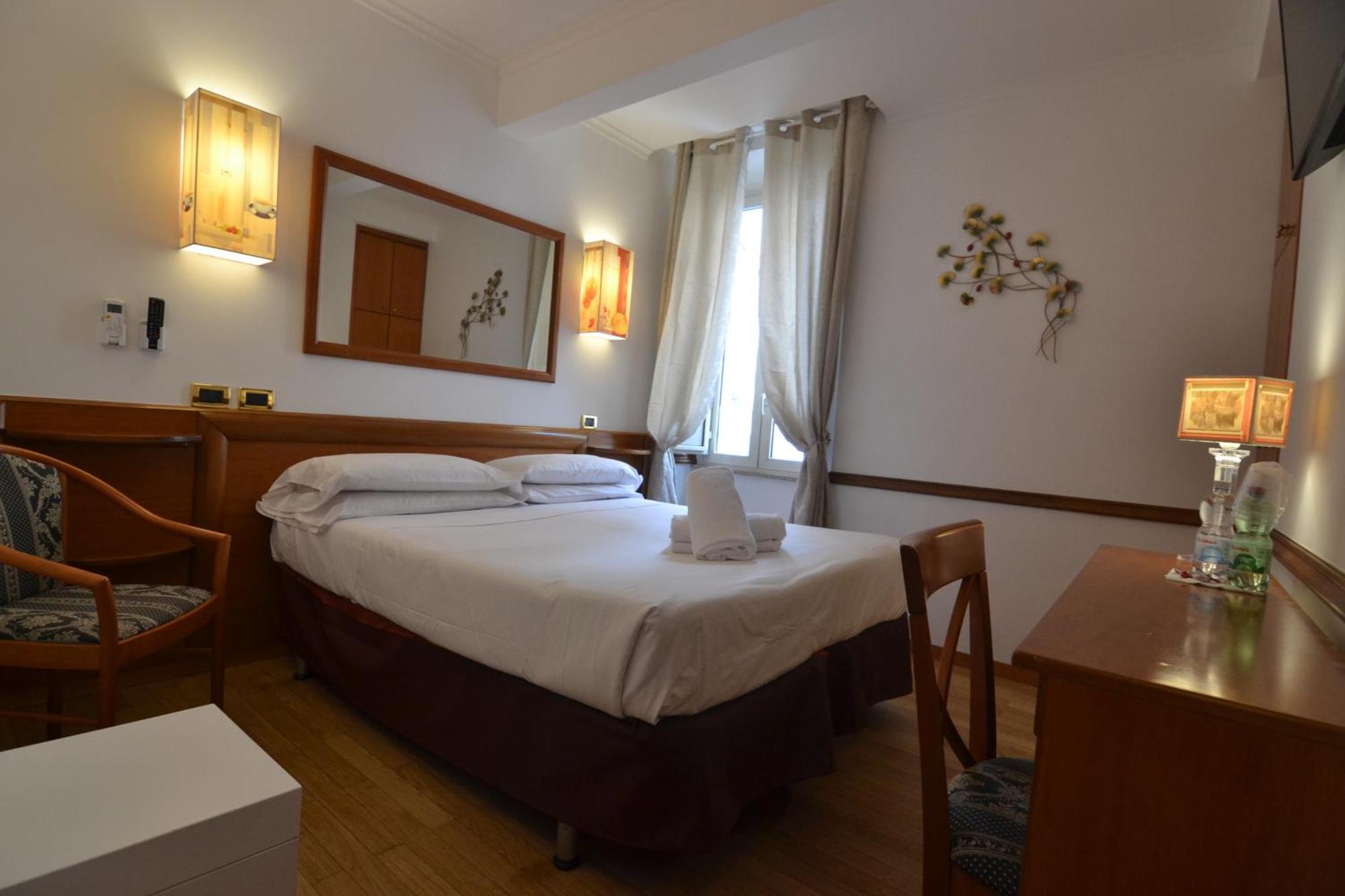 Hotel Santa Prassede Rome Exterior photo