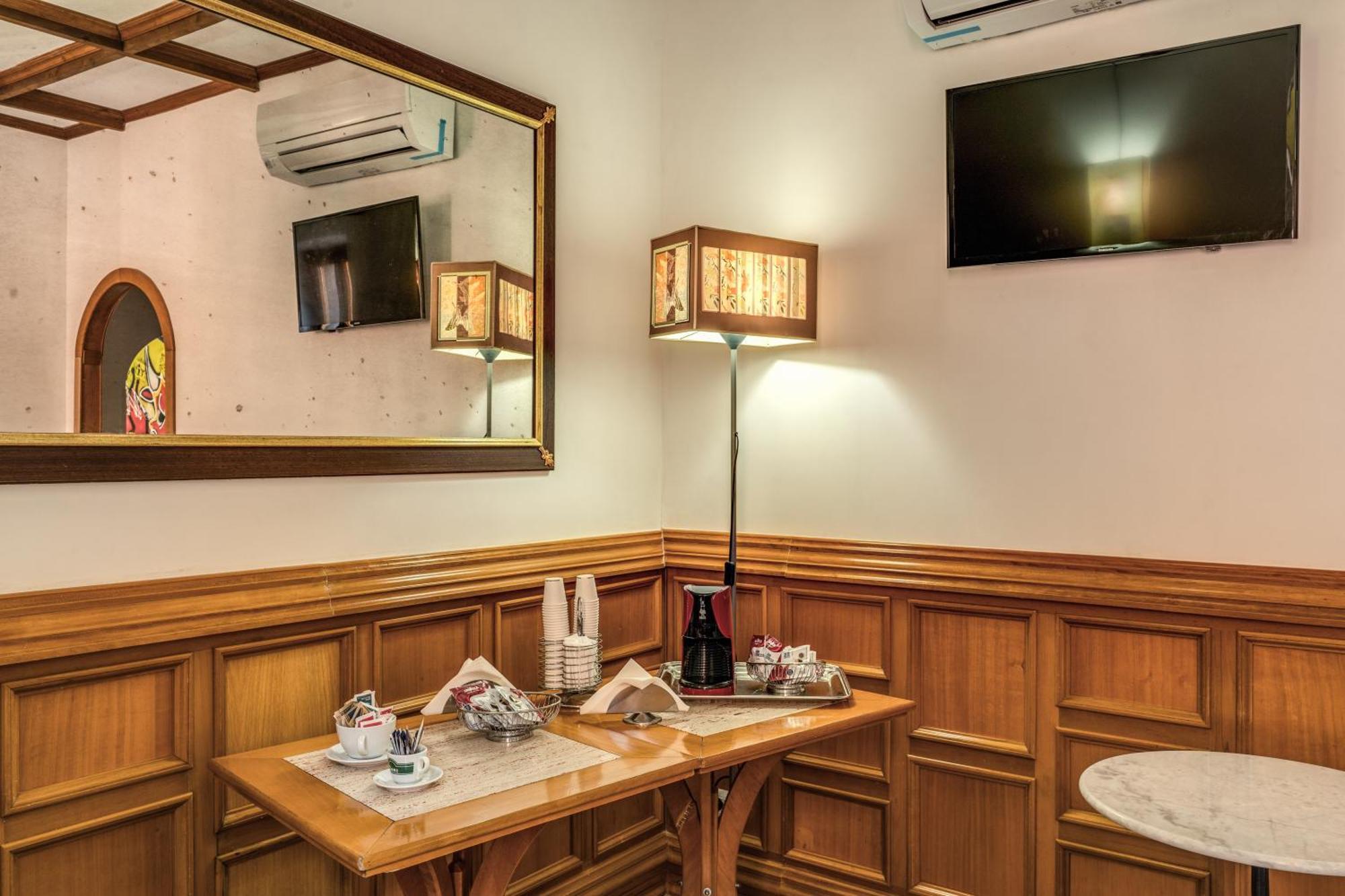 Hotel Santa Prassede Rome Exterior photo