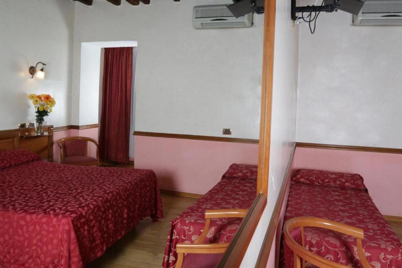 Hotel Santa Prassede Rome Exterior photo