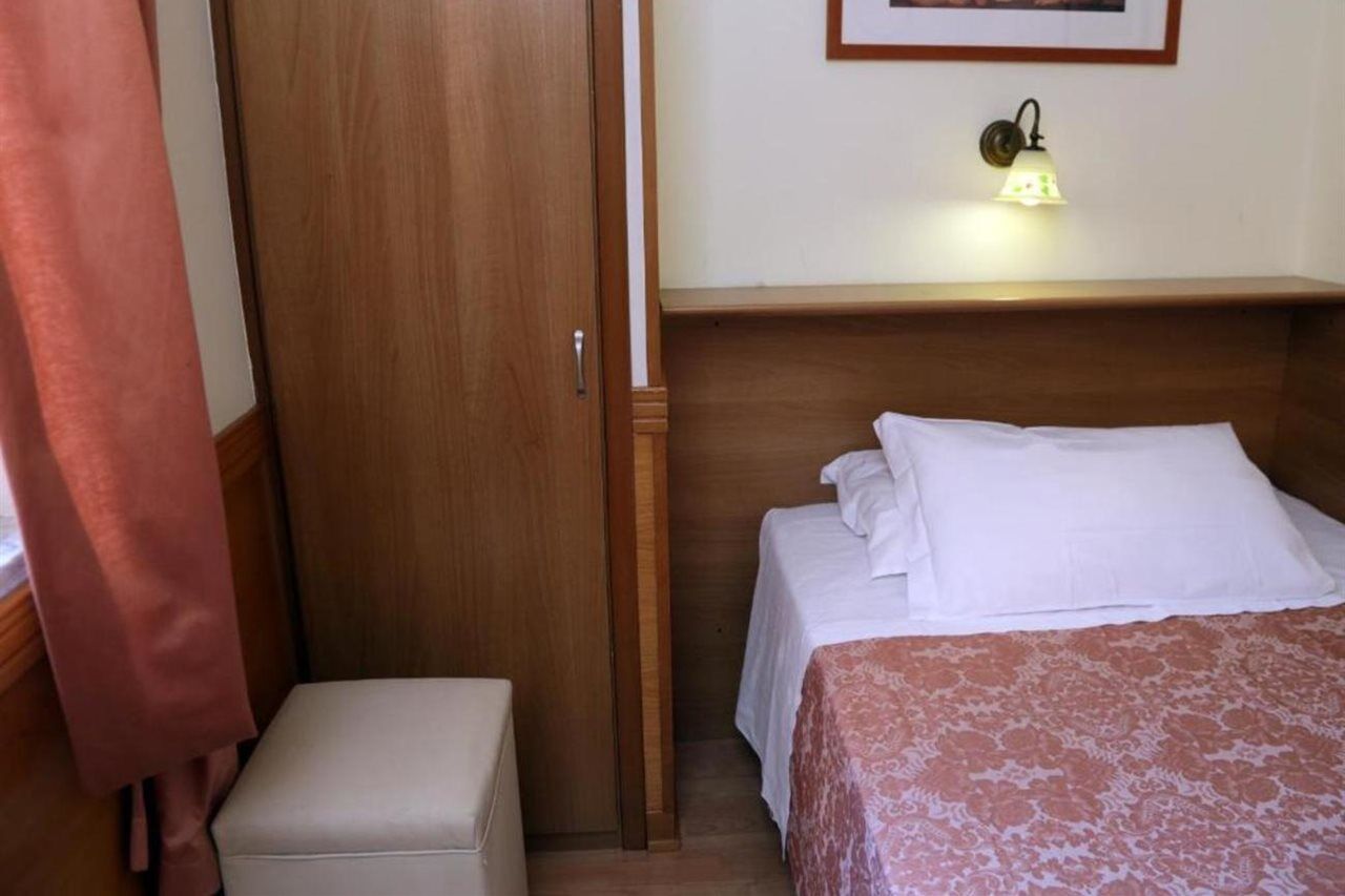 Hotel Santa Prassede Rome Exterior photo